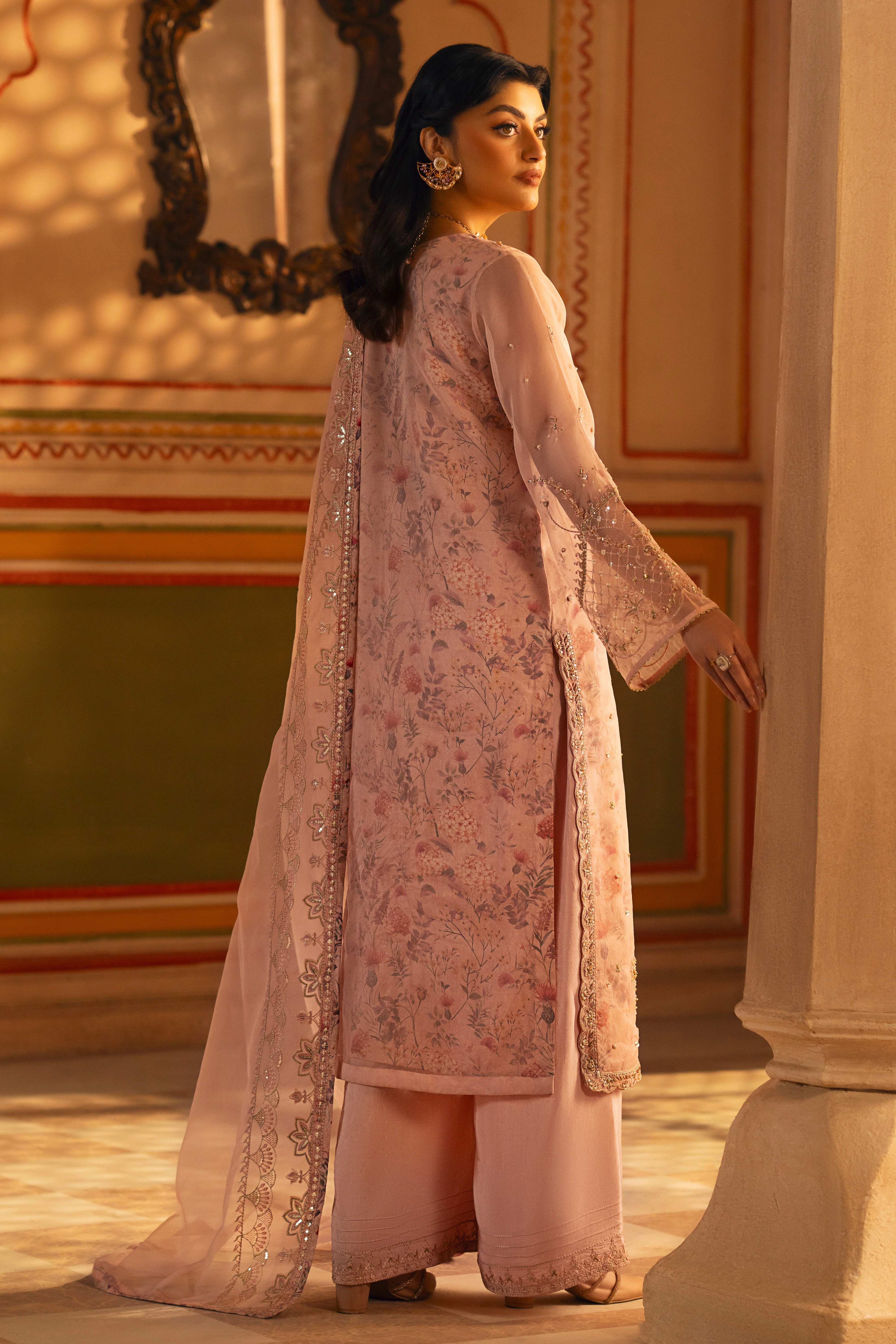 Sharmeen - Image 2